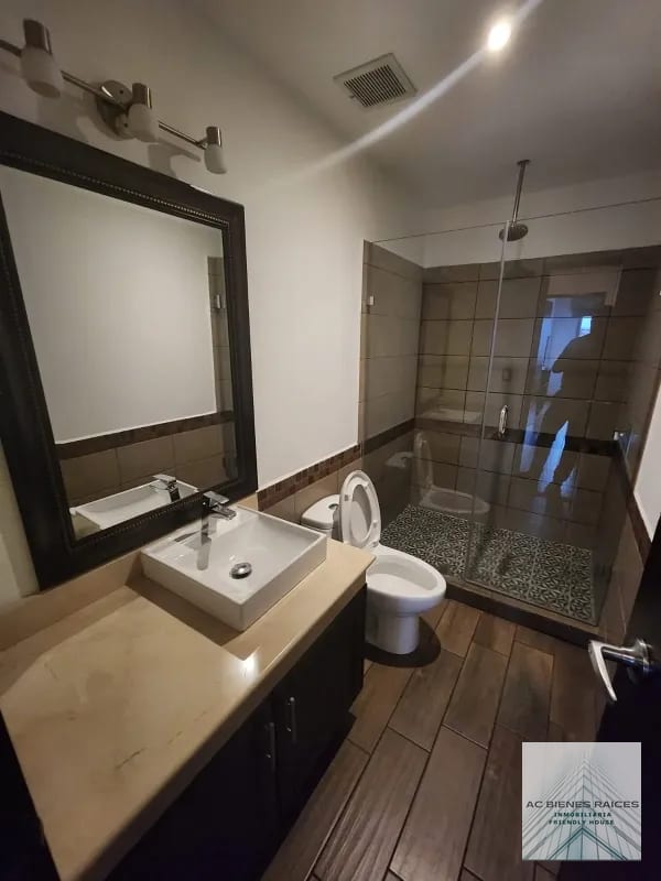Verona 2 hab semi amueblado — Apartamento en Alquiler en Verona, Zona 10, Guatemala, Ciudad — foto 10 de 12