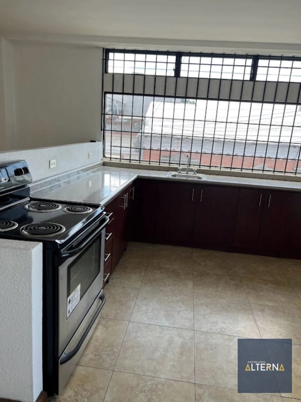 Bonito Apartamento en Renta en Zona 10 - 1