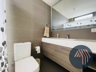 VENTA DE AMPLIO APARTAMENTO DE 2 NIVELES - VEINTI4, ZONA 10 — Apartamento en Alquiler en Veinti4, Zona 10, Guatemala, Ciudad — miniatura 4 de 16
