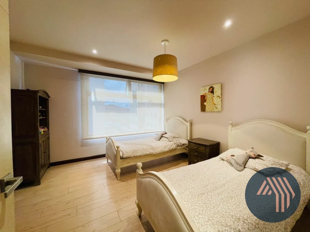 VENTA DE AMPLIO APARTAMENTO DE 2 NIVELES - VEINTI4, ZONA 10 - 5