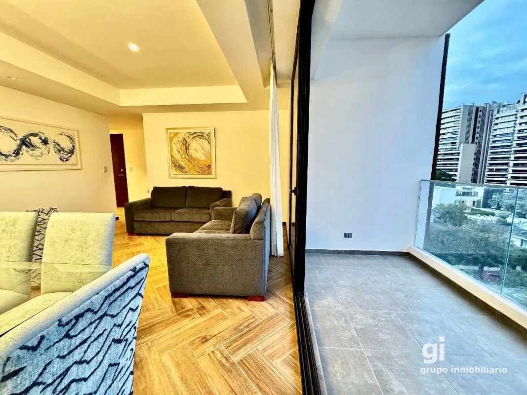 Apartamento en venta amueblado 3 dormitorios y cuarto de servicios, zona 10 - 12