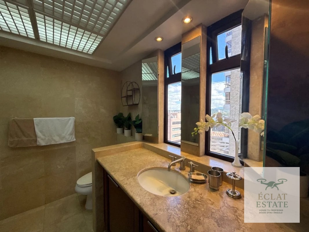 Apartamento en Tiffany Zona 10 en Venta | 2 Habitaciones Amueblado - 8