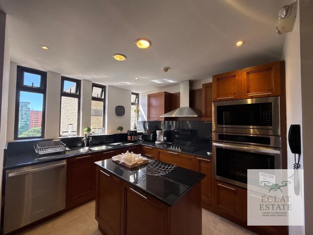 Apartamento en Tiffany Zona 10 en Venta | 2 Habitaciones Amueblado - 5