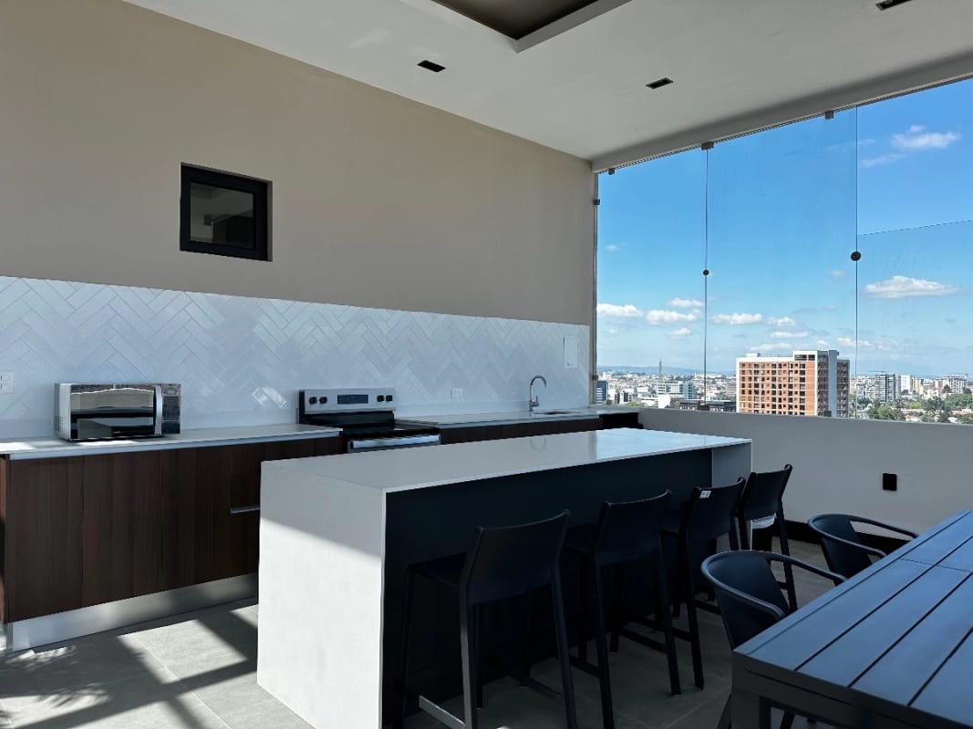 BONADIEZ, Z10. Apartamento amueblado y equipado en renta — Apartamento en Alquiler en Bonadiez, Zona 10, Guatemala, Ciudad — foto 4 de 13