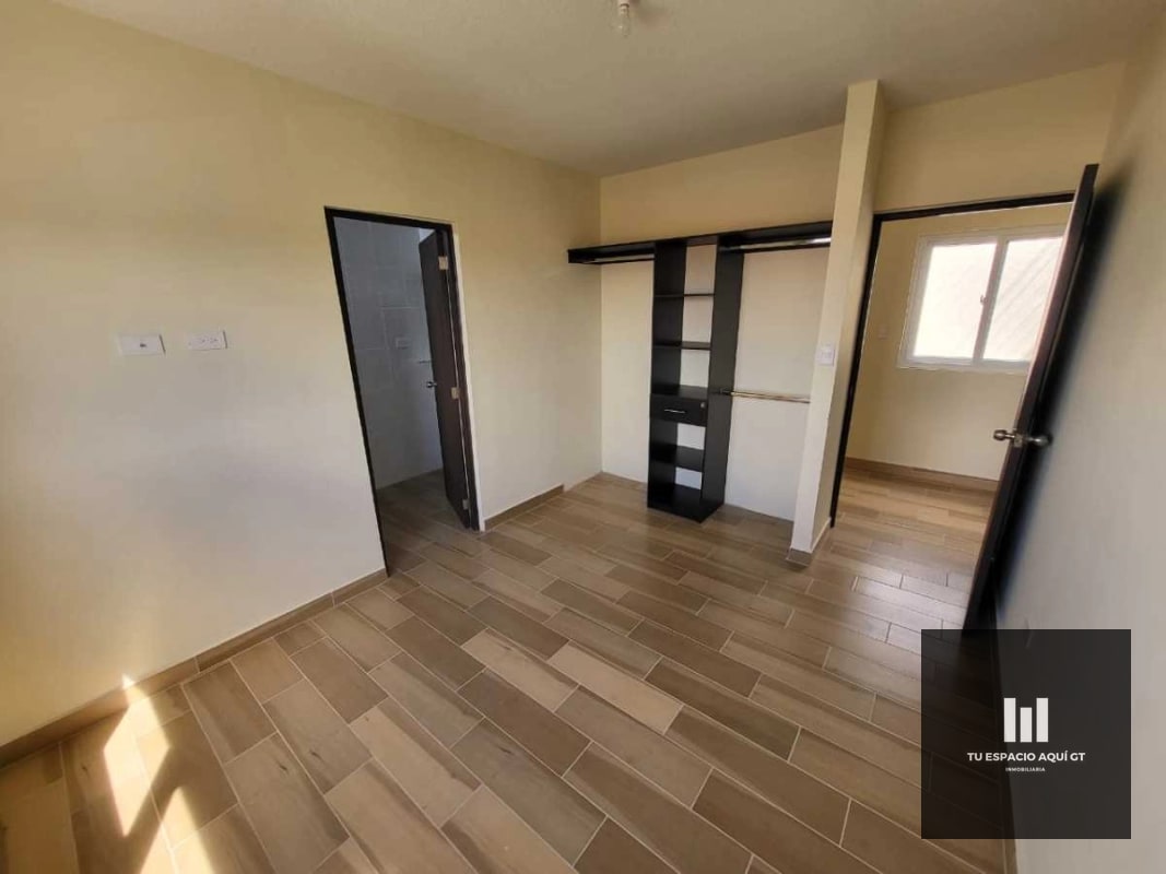 Hermoso Edificio en Venta Hacienda Real Zona 16 con 2 apartamentos - 8