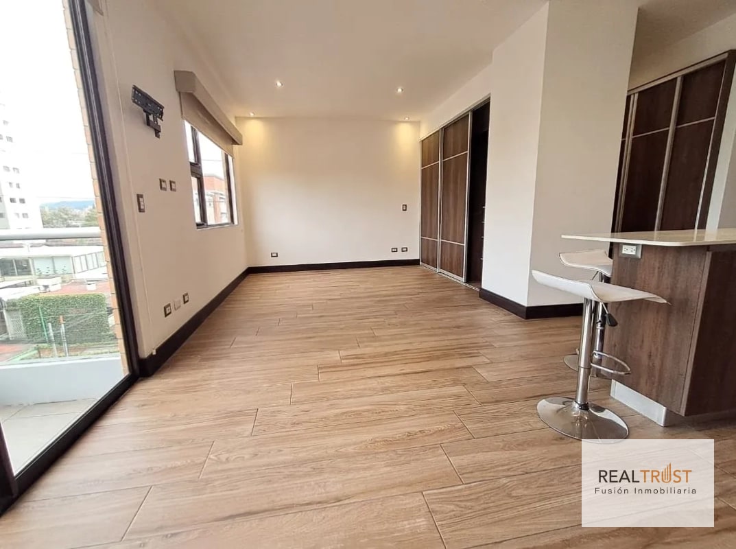 VENTA MODERNO APARTAMENTO ZONA 10 - 7