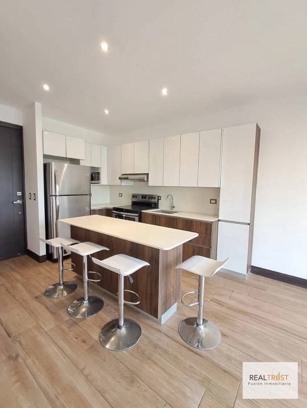 VENTA MODERNO APARTAMENTO ZONA 10 - 6
