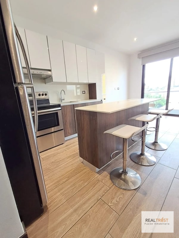 VENTA MODERNO APARTAMENTO ZONA 10 - 5