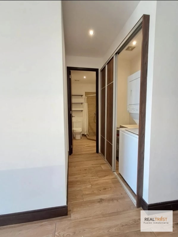 VENTA MODERNO APARTAMENTO ZONA 10 - 4