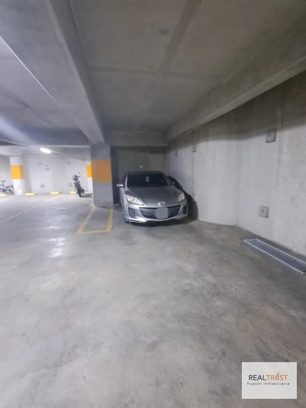 VENTA MODERNO APARTAMENTO ZONA 10 - 2