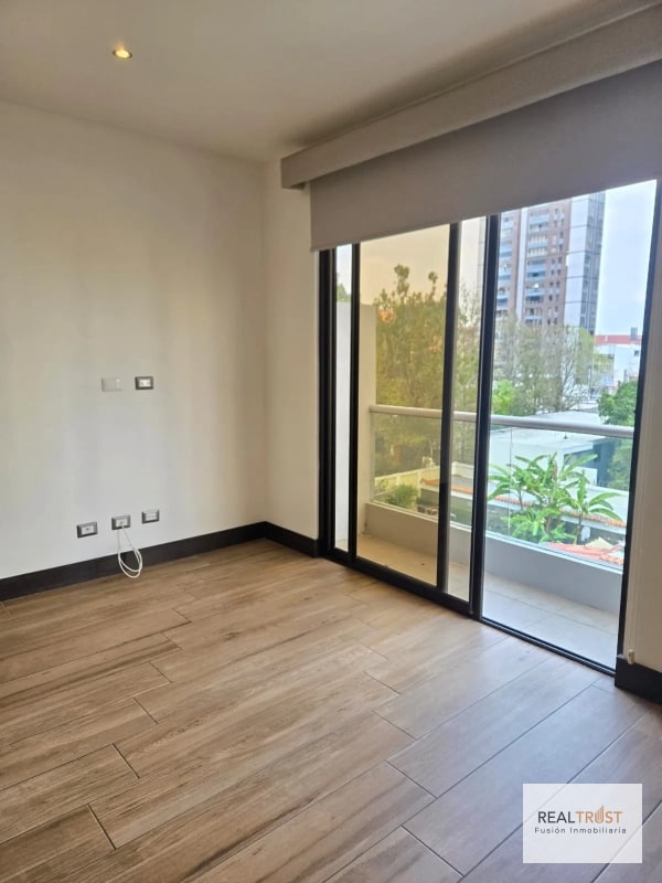 VENTA MODERNO APARTAMENTO ZONA 10 - 10