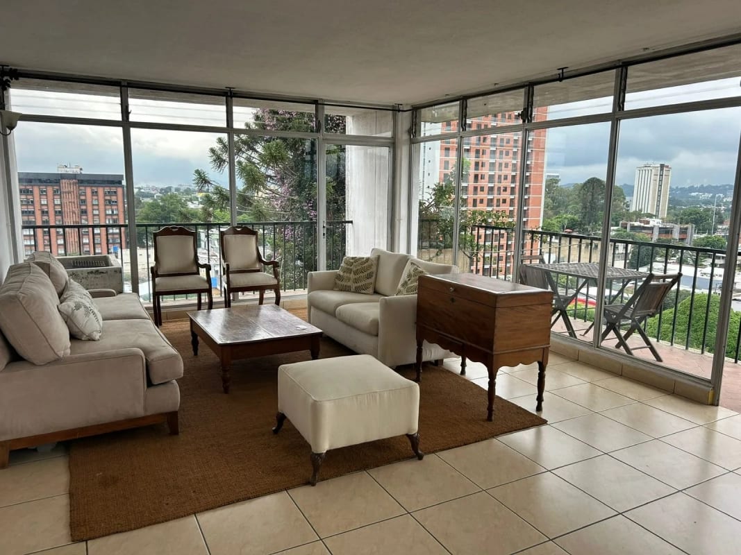 Se Vende/Alquila Apto. en Edificio Ciudad Vieja, Zona 10. — Apartamento en Venta en Ciudad Vieja, Zona 10, Guatemala, Ciudad — foto 1 de 7