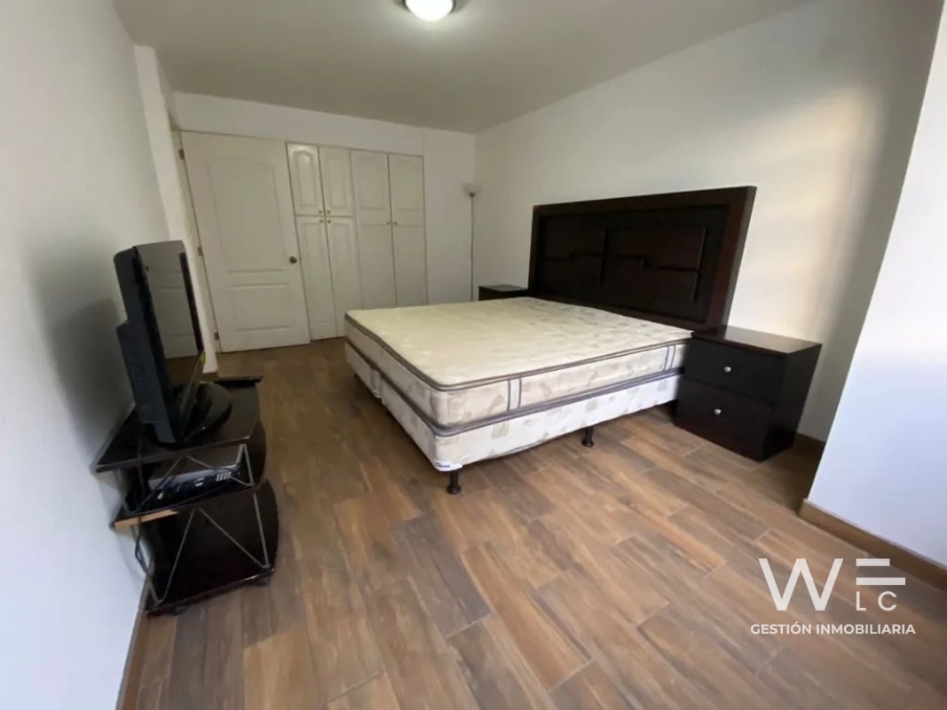 VENDO APARTAMENTO ZONA 14 - 7
