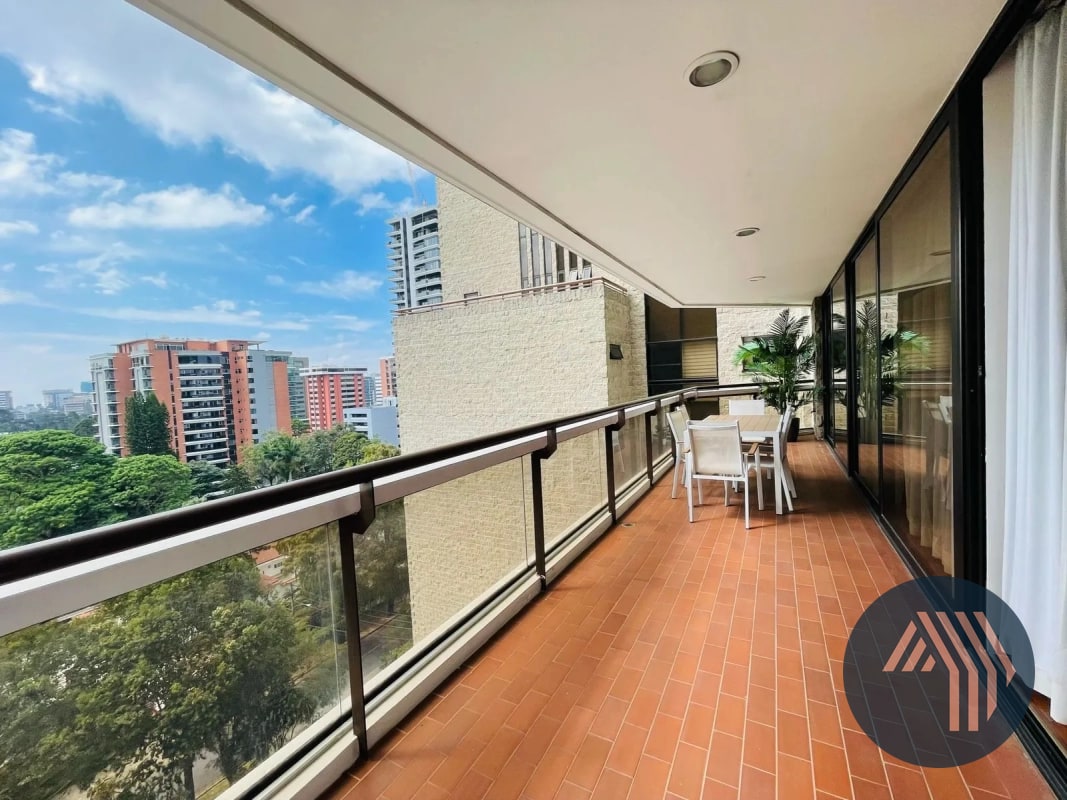 VENTA DE CÉNTRICO APARTAMENTO AMUEBLADO - TIFFANY, ZONA 10 - 10