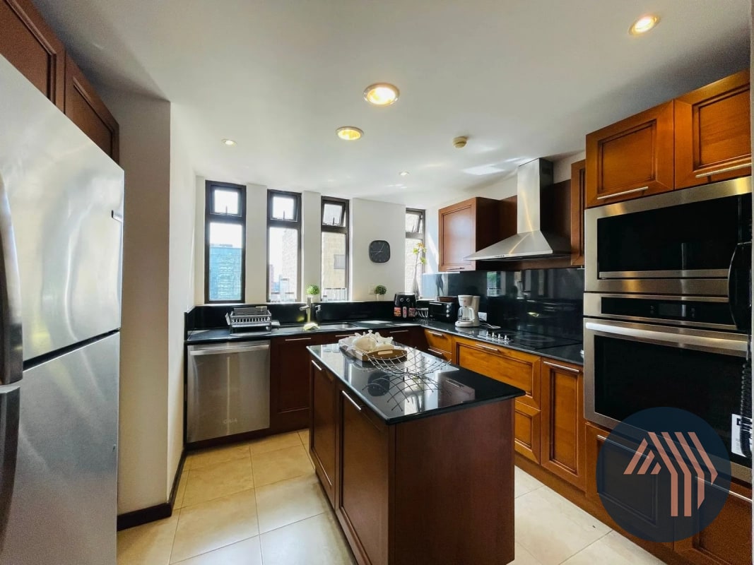 VENTA DE CÉNTRICO APARTAMENTO AMUEBLADO - TIFFANY, ZONA 10 - 11