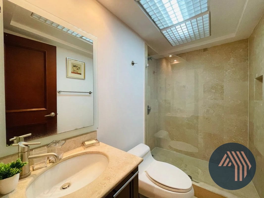 VENTA DE CÉNTRICO APARTAMENTO AMUEBLADO - TIFFANY, ZONA 10 - 4
