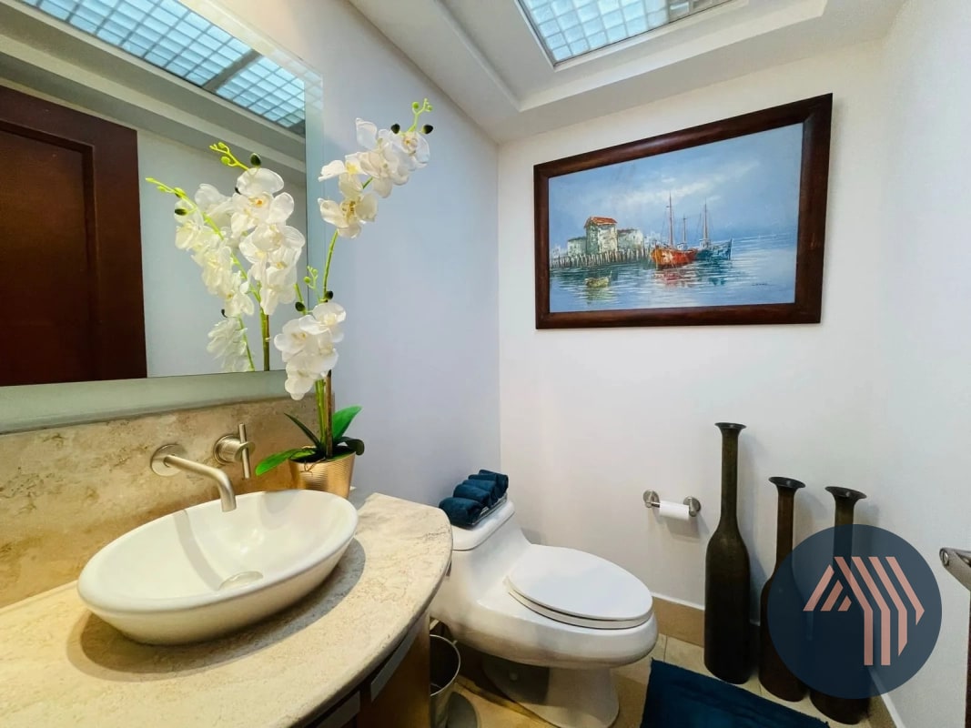VENTA DE CÉNTRICO APARTAMENTO AMUEBLADO - TIFFANY, ZONA 10 - 15