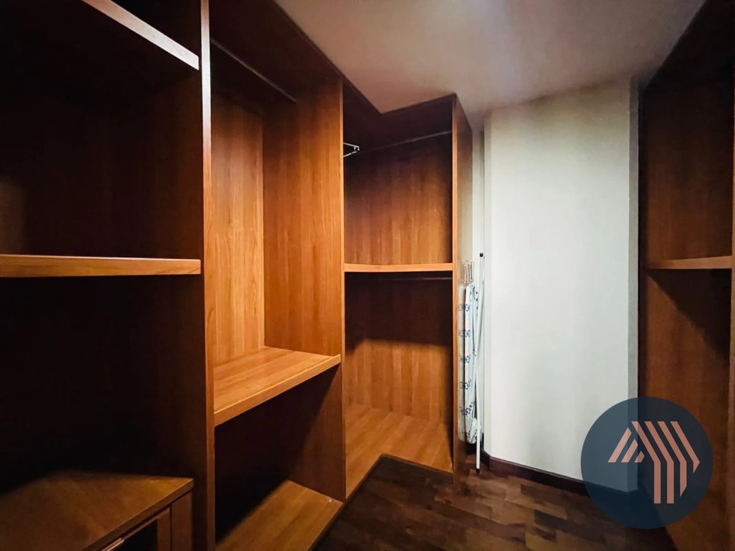 VENTA DE CÉNTRICO APARTAMENTO AMUEBLADO - TIFFANY, ZONA 10 - 2