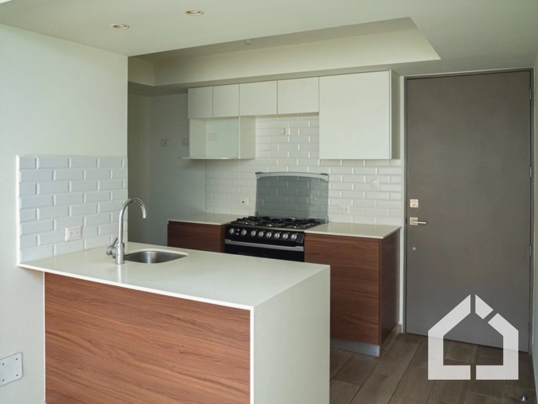 Apartamento de 2 habitaciones y patio en Aralia I, Mariscal zona 11 - 13