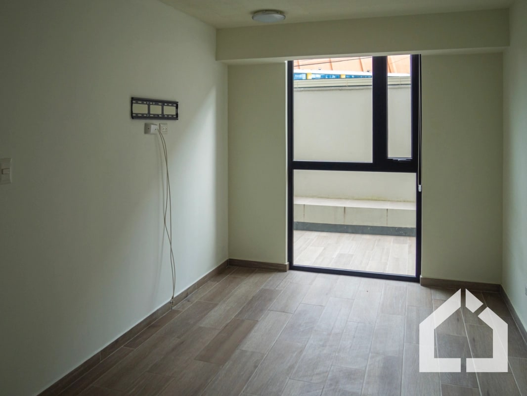 Apartamento de 2 habitaciones y patio en Aralia I, Mariscal zona 11 - 8