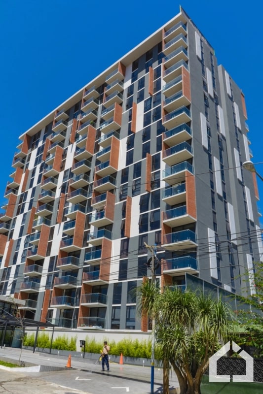Apartamento de 2 habitaciones y patio en Aralia I, Mariscal zona 11 - 2