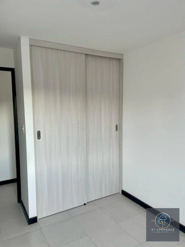 Apartamento en venta o renta en edificio Museo San Mateo, zona 7 - 12