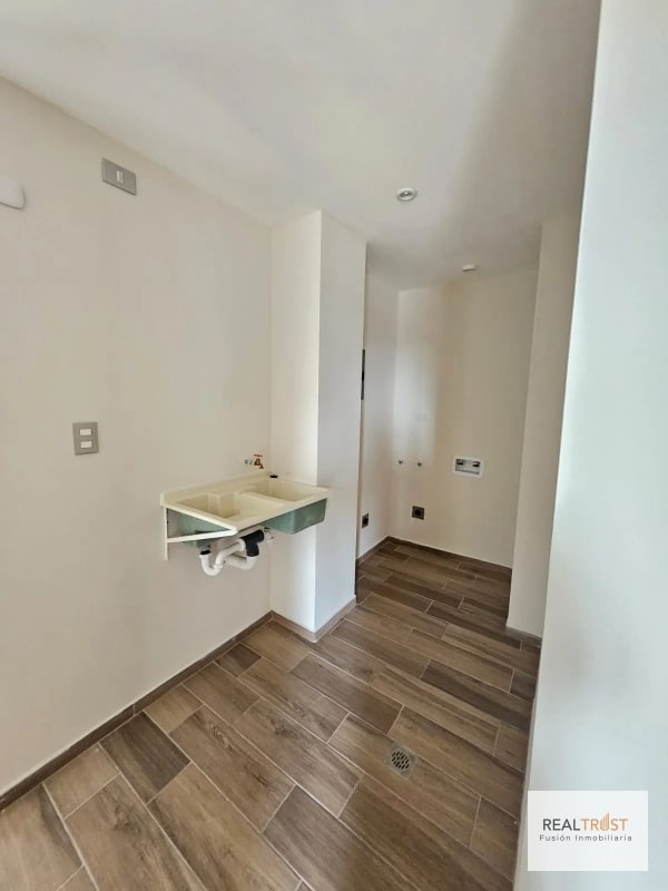 VENDO APARTAMENTO EN ZONA 11 SOBRE LA ROOSEVELT A LA ALTURA DEL CENTRO ESPAÑOL - 5
