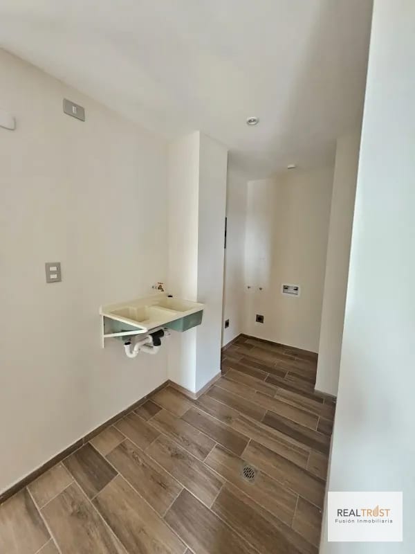 VENDO APARTAMENTO EN ZONA 11 SOBRE LA ROOSEVELT A LA ALTURA DEL CENTRO ESPAÑOL — Apartamento en Venta en Torre Zentia, Zona 11, Guatemala, Ciudad — foto 5 de 8