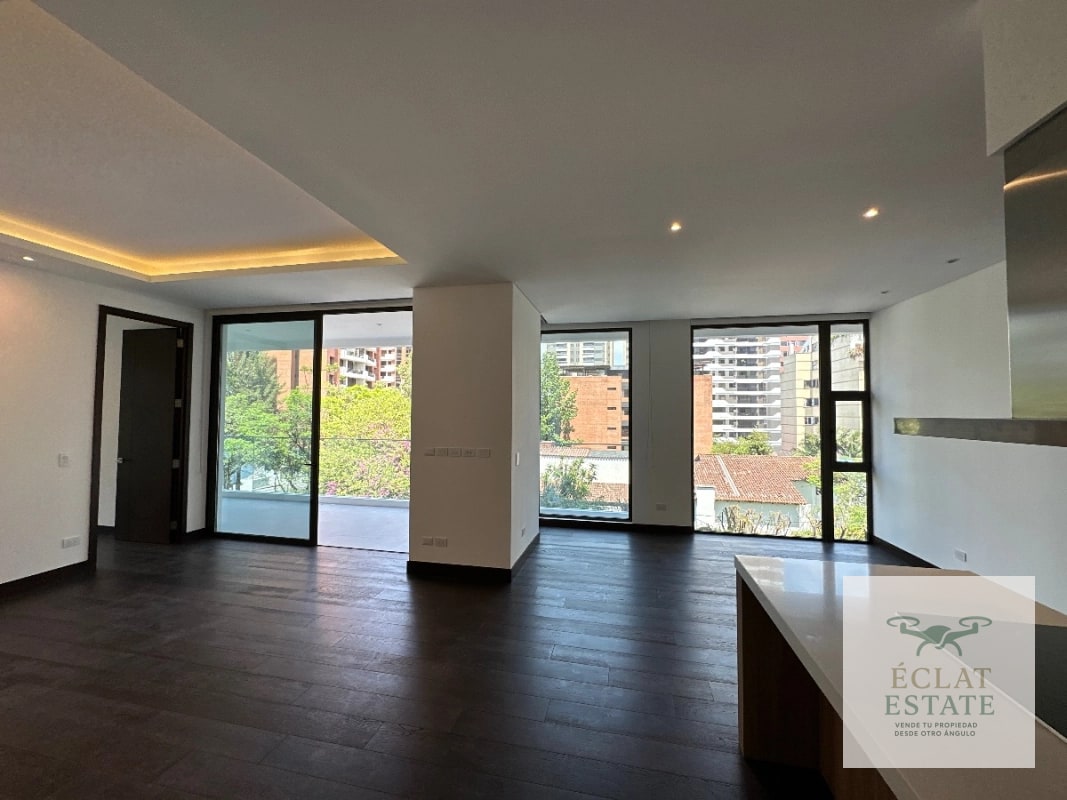 Apartamento en Renta en Echo Zona 14 | 2 Habitaciones, 2 Parqueos - 1