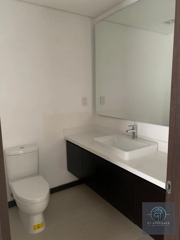Lindo y amplio apartamento en AZORES, Zona 15 VHII - 16