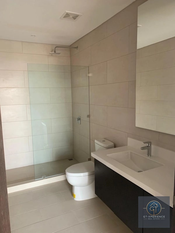 Lindo y amplio apartamento en AZORES, Zona 15 VHII - 11