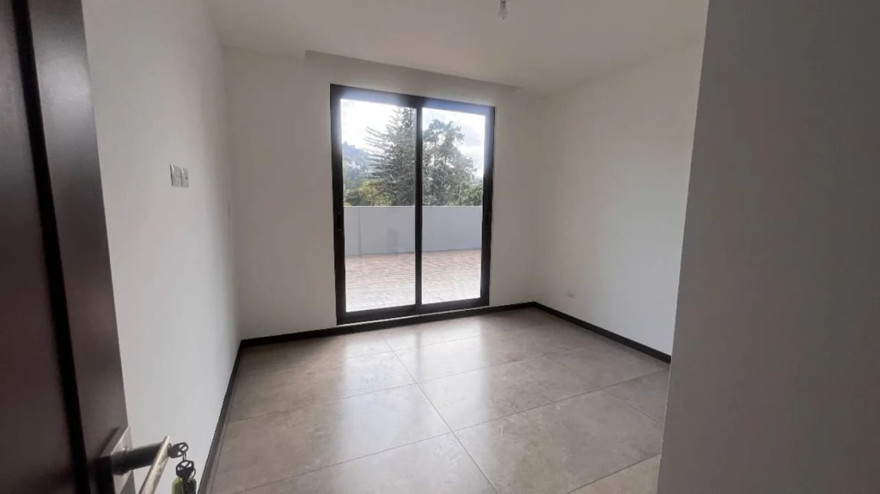 VENTA APARTAMENTO ALBERO SAN LAZARO — Apartamento en Venta en Albero San Lazaro, Zona 15, Guatemala, Ciudad — foto 9 de 15