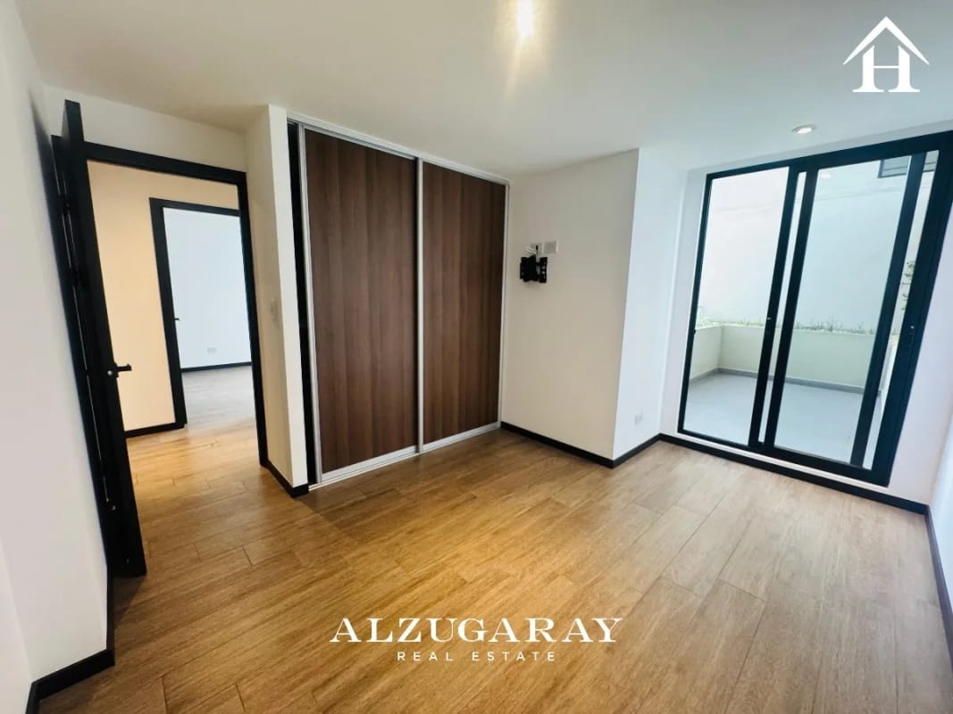 Apartamento con Jardín | 3 Hab. | Edificio en Zona 10 — Apartamento en Alquiler en Zona 10, Guatemala, Ciudad — foto 11 de 15