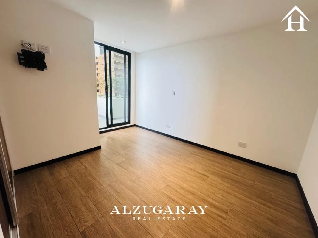 Apartamento con Jardín | 3 Hab. | Edificio en Zona 10 — Apartamento en Alquiler en Zona 10, Guatemala, Ciudad — foto 9 de 15