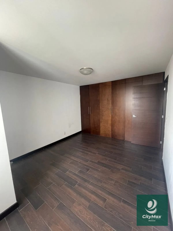 Apartamento en Renta en Zona 14, Ciudad de Guatemala - 2