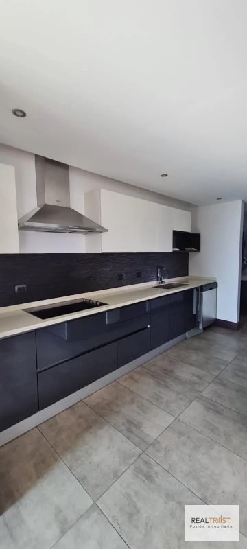 APARTAMENTO AMUEBLADO EN VENTA VIU CAYALÁ ZONA 16 - 10