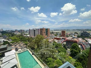 Zona 14, apartamento con cuarto de servicio — Apartamento en Alquiler en Zona 14, Guatemala, Ciudad — miniatura 1 de 16