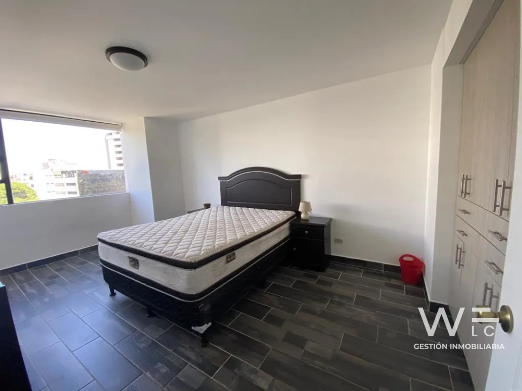 VENDO APARTAMENTO ZONA 14 - 5