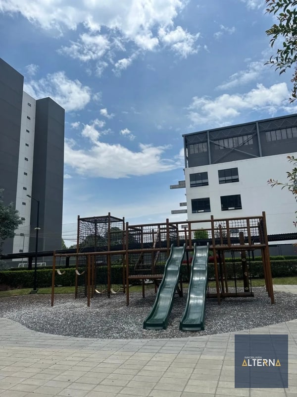 Amplio Apartamento en Renta en Zona 14 Edificio Segheria - 1