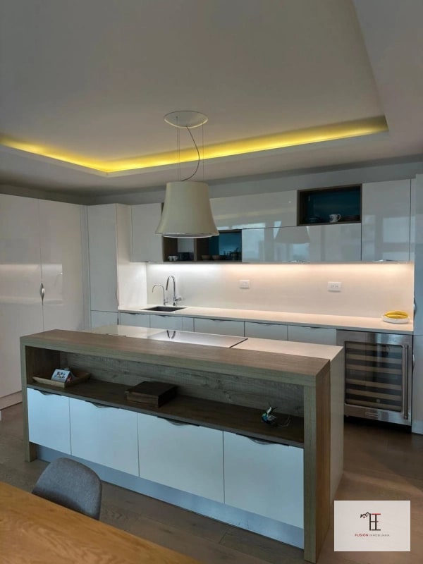 VENDO APARTAMENTO EN NIVEL 15 TOTALMENTE AMUEBLADO, AUTOMATIZADO Y MODERNO, EDIFICIO DE LIV ZONA 15 VH1 - 7
