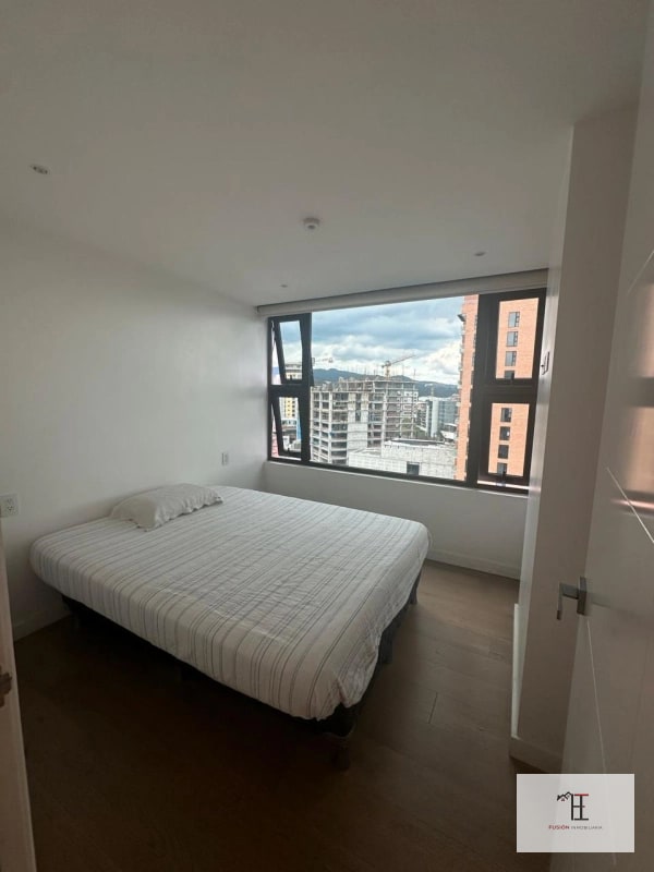 VENDO APARTAMENTO EN NIVEL 15 TOTALMENTE AMUEBLADO, AUTOMATIZADO Y MODERNO, EDIFICIO DE LIV ZONA 15 VH1 - 6