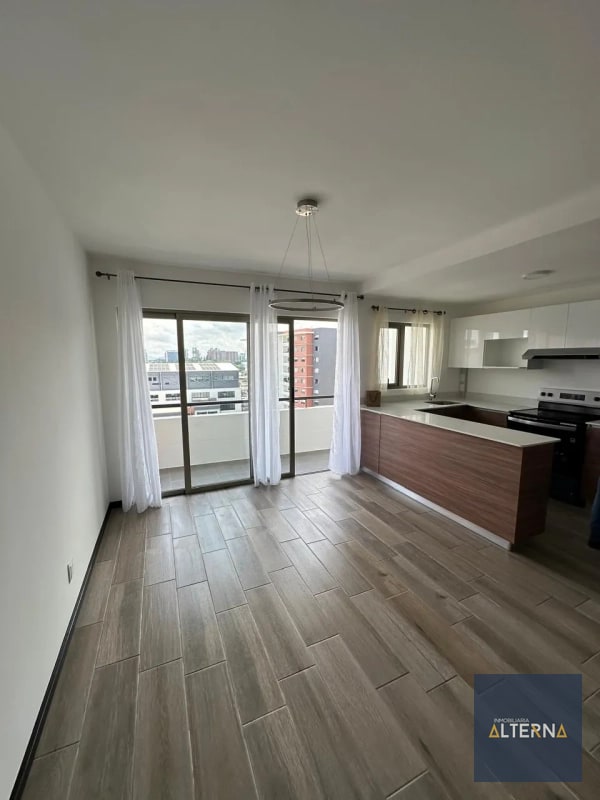 Amplio Apartamento en Renta en Zona 14 Edificio Segheria - 9