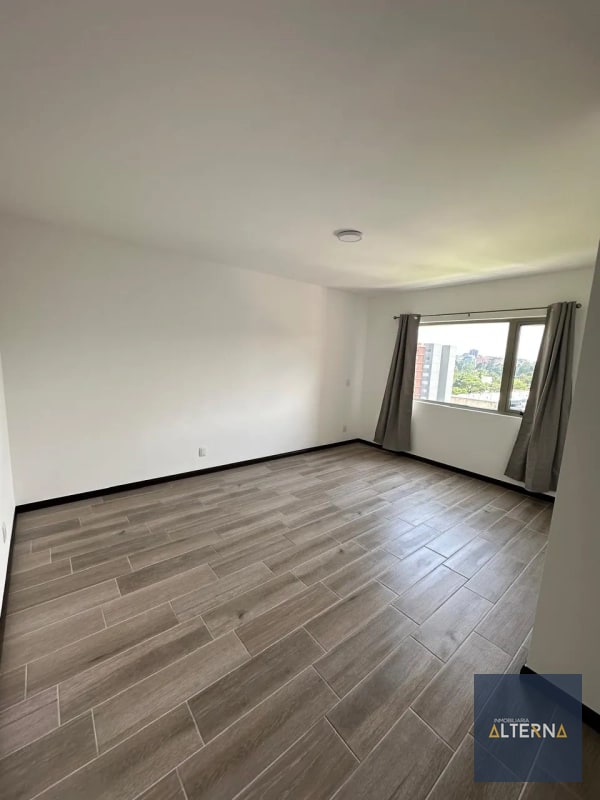 Amplio Apartamento en Renta en Zona 14 Edificio Segheria - 10