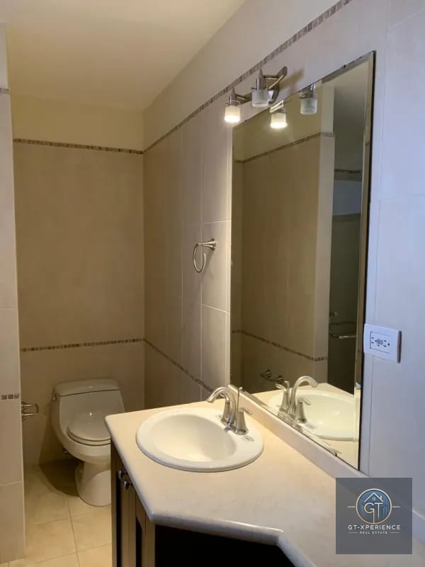 Apartamento en edificio Zona 14 — Apartamento en Alquiler en Zona 14, Guatemala, Ciudad — foto 2 de 8