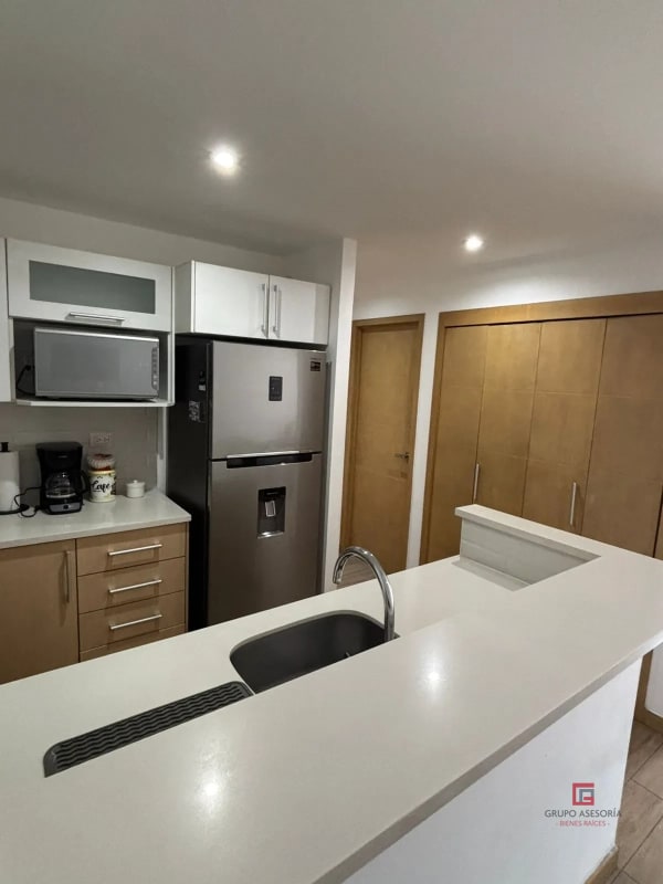 Lindo apartamento en renta en City Haus Zona 10 - 14