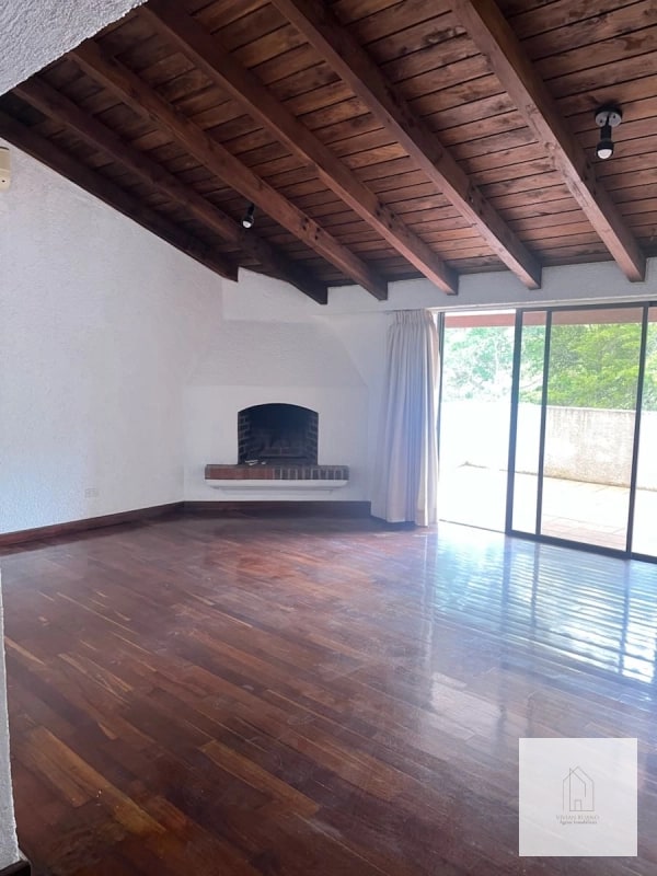 Apartamento amplio en venta/renta zona 15 - 10