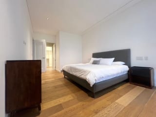 VENDO LUJOSO APARTAMENTO AMUEBLADO EN OAKLAND, zona 10 — Apartamento en Venta en Oakland I, Zona 10, Guatemala, Ciudad — miniatura 7 de 8