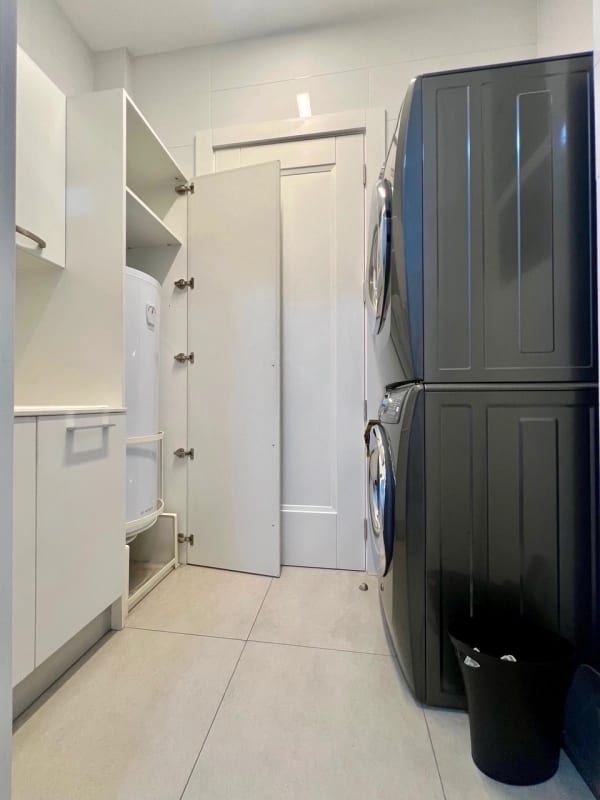 VENDO LUJOSO APARTAMENTO AMUEBLADO EN OAKLAND, zona 10 — Apartamento en Venta en Oakland I, Zona 10, Guatemala, Ciudad — foto 4 de 8
