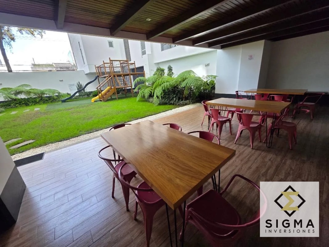EN VENTA: Apartamento en zona 10, CITYHAUS, 2 habitaciones 2 parqueos - 2