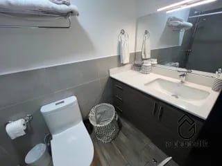 Apto de 1 dormitorio con balcón — Apartamento en Venta en Zona 10, Guatemala, Ciudad — miniatura 12 de 13